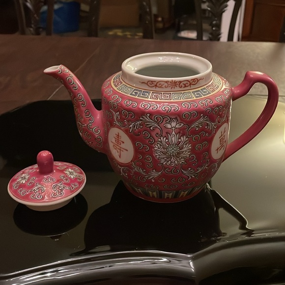 Teapot with Matching Mugs set - Picture 3 of 13